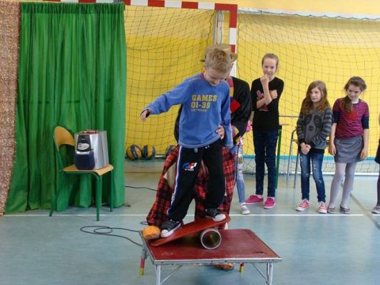  Grafika #31: Cyrk Wesołego Maxa