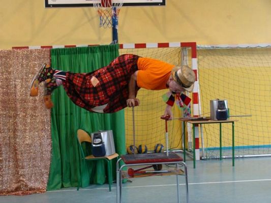  Grafika #37: Cyrk Wesołego Maxa