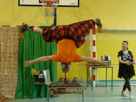  Grafika #38: Cyrk Wesołego Maxa