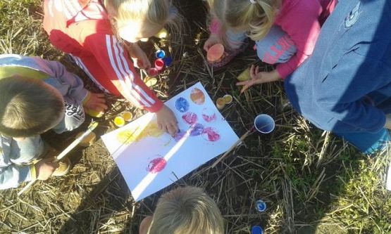  Grafika #15: Oddział Przedszkolny i klasa I świętują Dzień Pieczonego Ziemniaka 2015 r.