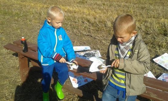  Grafika #28: Oddział Przedszkolny i klasa I świętują Dzień Pieczonego Ziemniaka 2015 r.