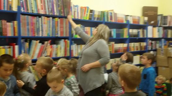  Grafika #2: Wizyta 6-latków w szkolnej bibliotece