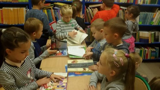  Grafika #5: Wizyta 6-latków w szkolnej bibliotece