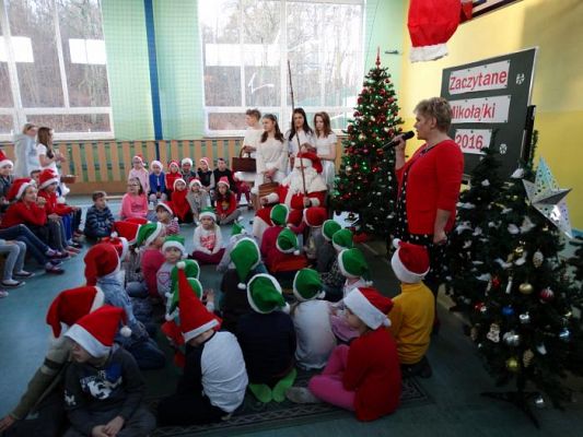  Grafika #4: Zaczytane Mikołajki 2016