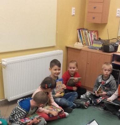  Grafika #9: Zaczytane piątki