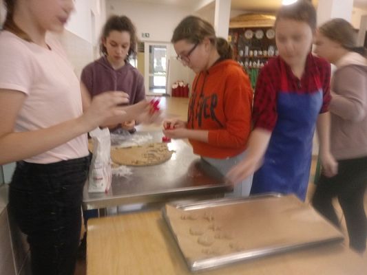 Grafika #3: Zapach świąt