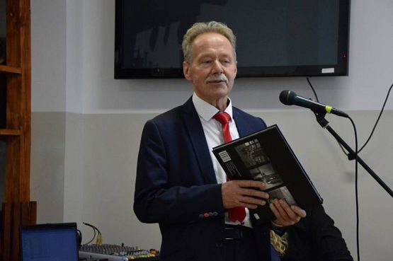  Grafika #17: Otwarcie Izby Regionalnej