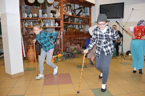  Grafika #35: Otwarcie Izby Regionalnej