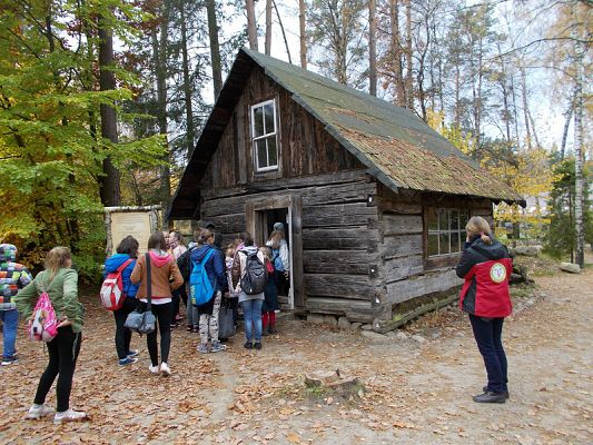  Grafika #2: Wycieczka do Centrum Edukacji i Promocji Regionu w Szymbarku