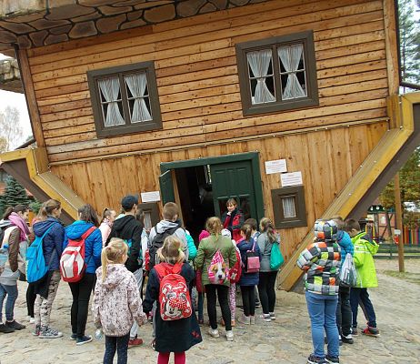  Grafika #6: Wycieczka do Centrum Edukacji i Promocji Regionu w Szymbarku