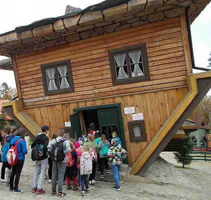  Grafika #7: Wycieczka do Centrum Edukacji i Promocji Regionu w Szymbarku