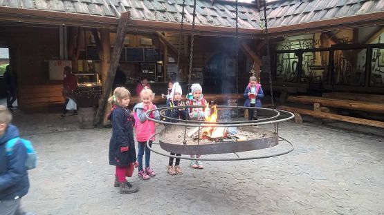  Grafika #12: Wycieczka do Centrum Edukacji i Promocji Regionu w Szymbarku