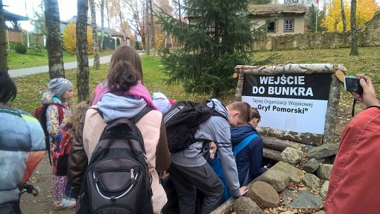  Grafika #37: Wycieczka do Centrum Edukacji i Promocji Regionu w Szymbarku