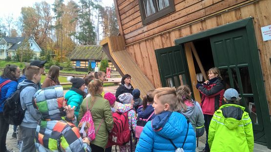  Grafika #57: Wycieczka do Centrum Edukacji i Promocji Regionu w Szymbarku