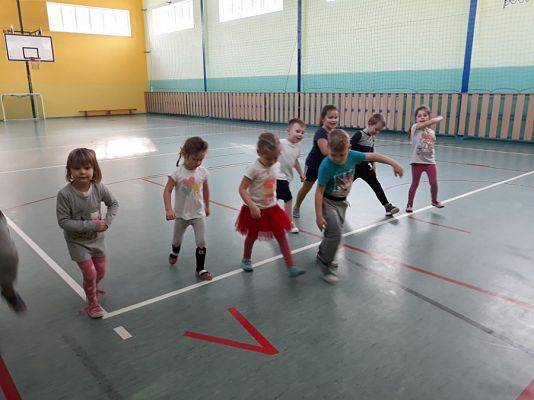  Grafika #1: Projekt "Przedszkole z klasą" - zajęcia taneczne
