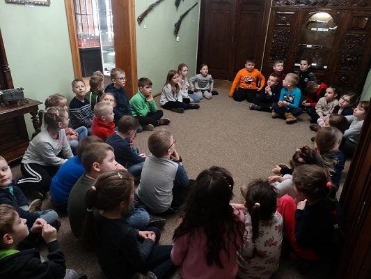  Grafika #1: Wycieczka kl. I i 6-latków do Muzeum w Lęborku