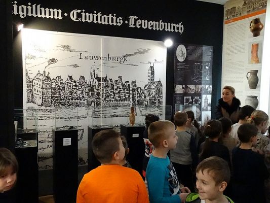  Grafika #13: Wycieczka kl. I i 6-latków do Muzeum w Lęborku