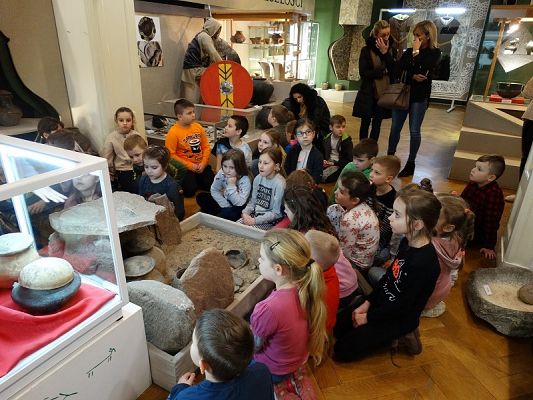  Grafika #24: Wycieczka kl. I i 6-latków do Muzeum w Lęborku