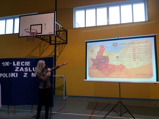 Grafika #1: 100 lat Zaślubin Polski z morzem