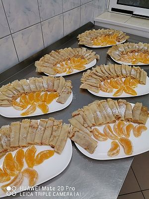 Grafika #4: Krasnale na kanapce :)