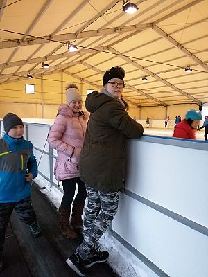  Grafika #10: Wyjazd na lodowisko w Łebie