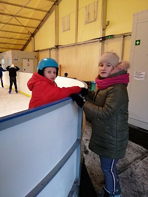  Grafika #5: Wyjazd na lodowisko w Łebie