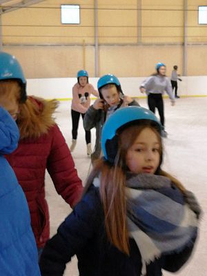  Grafika #7: Wyjazd na lodowisko w Łebie