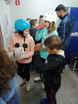  Grafika #11: Wyjazd na lodowisko w Łebie