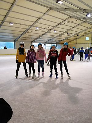  Grafika #0: Wyjazd na lodowisko w Łebie