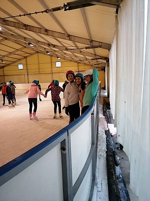  Grafika #13: Wyjazd na lodowisko w Łebie