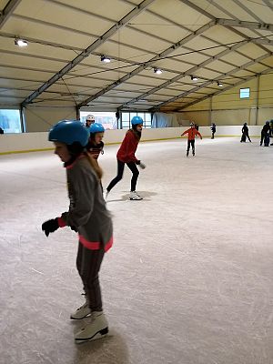  Grafika #17: Wyjazd na lodowisko w Łebie