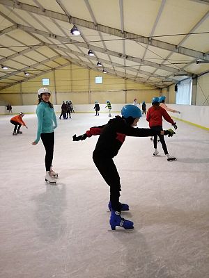  Grafika #6: Wyjazd na lodowisko w Łebie