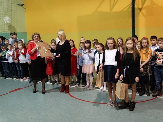  Grafika #4: Uczennice naszej szkoły wyróżnione w Gminnym Konkursie na wiersz bożonarodzeniowy