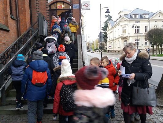 Grafika #2: Wyjazd na pocztę i do MBP w Lęborku