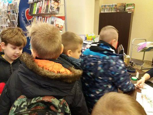 Grafika #13: Wyjazd na pocztę i do MBP w Lęborku