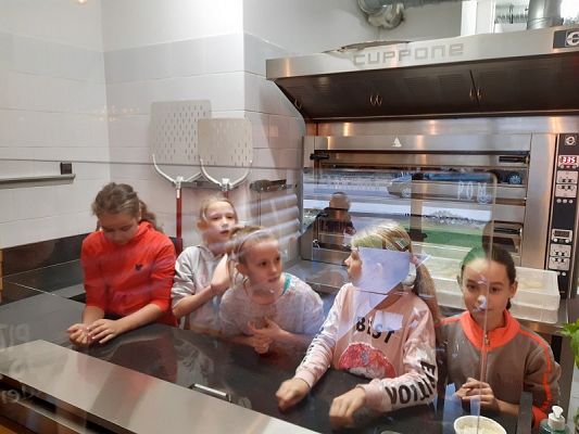  Grafika #1: Wyjazd mikołajkowy kl.IV