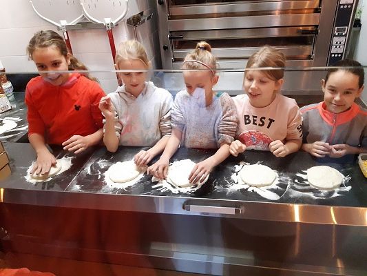  Grafika #3: Wyjazd mikołajkowy kl.IV