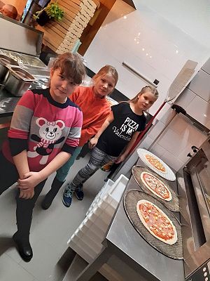  Grafika #12: Wyjazd mikołajkowy kl.IV