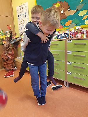  Grafika #43: Andrzejki w klasach I-III