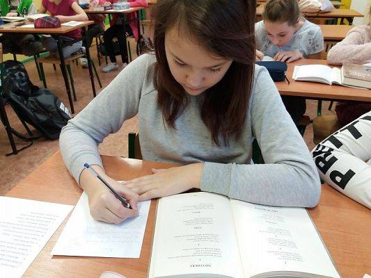  Grafika #6: Ogólnopolska akcja pt. Podaruj wiersz