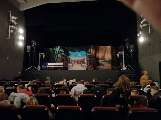  Grafika #2: Wyjazd na przedstawienie pt. Inny chłopak