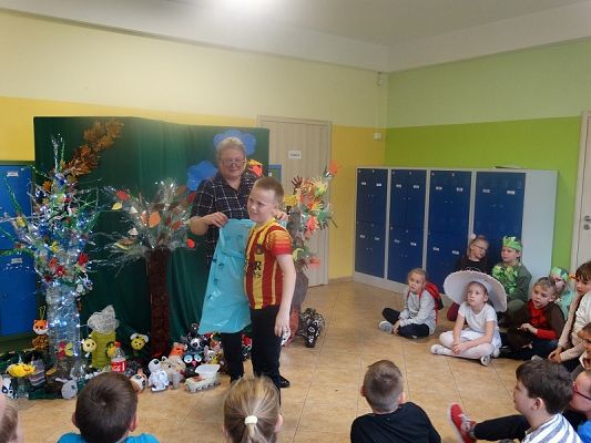  Grafika #27: Dzień Głośnego Czytania 2019