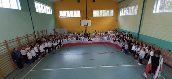 Grafika #6: Szkoła do Hymnu