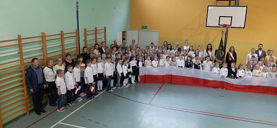 Grafika #0: Szkoła do Hymnu