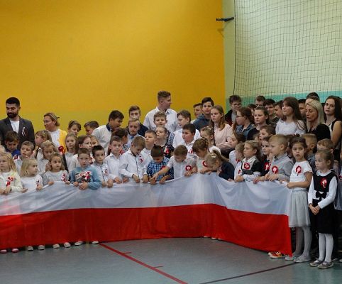 Grafika #10: Szkoła do Hymnu