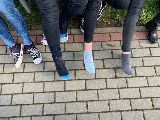 Grafika #3: Dzień Kolorowej skarpetki