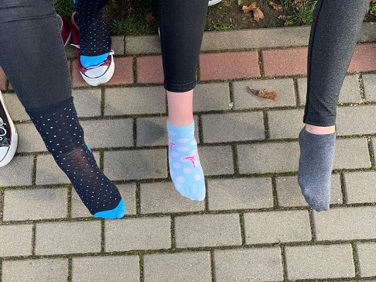 Grafika #4: Dzień Kolorowej skarpetki