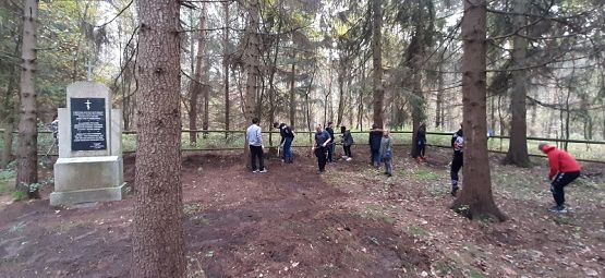 Grafika #5: Szkoła Pamięta