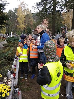 Grafika #16: Szkoła Pamięta