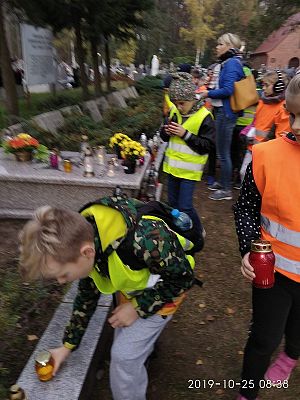 Grafika #17: Szkoła Pamięta